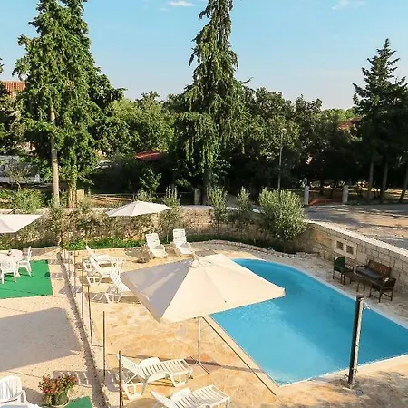 Apartment Daria Pakostane