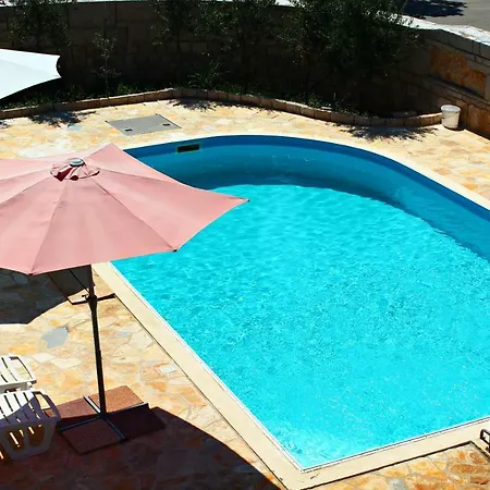Apartment Daria Pakostane